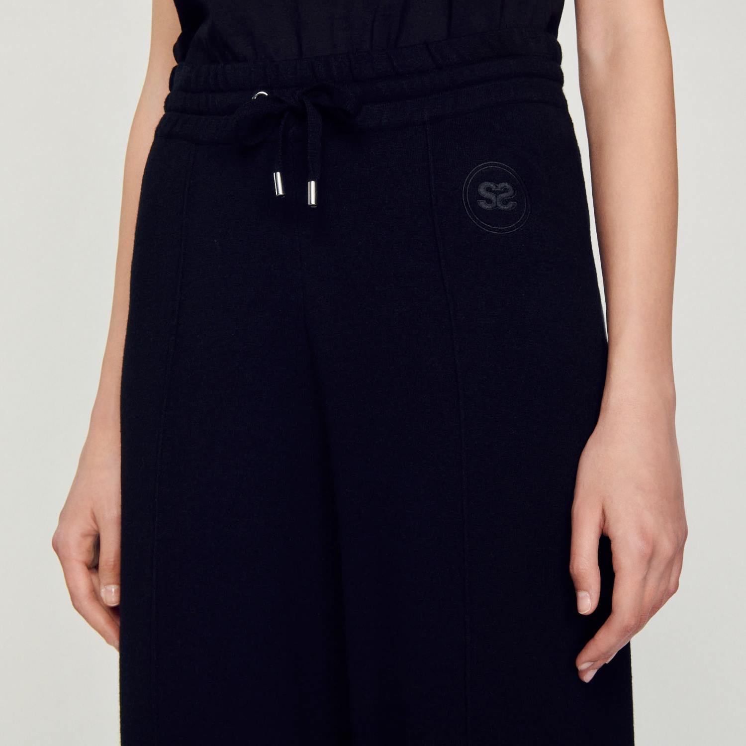 vêtements Sandro Paris pantalon droit en maille noir femmes XLXD145