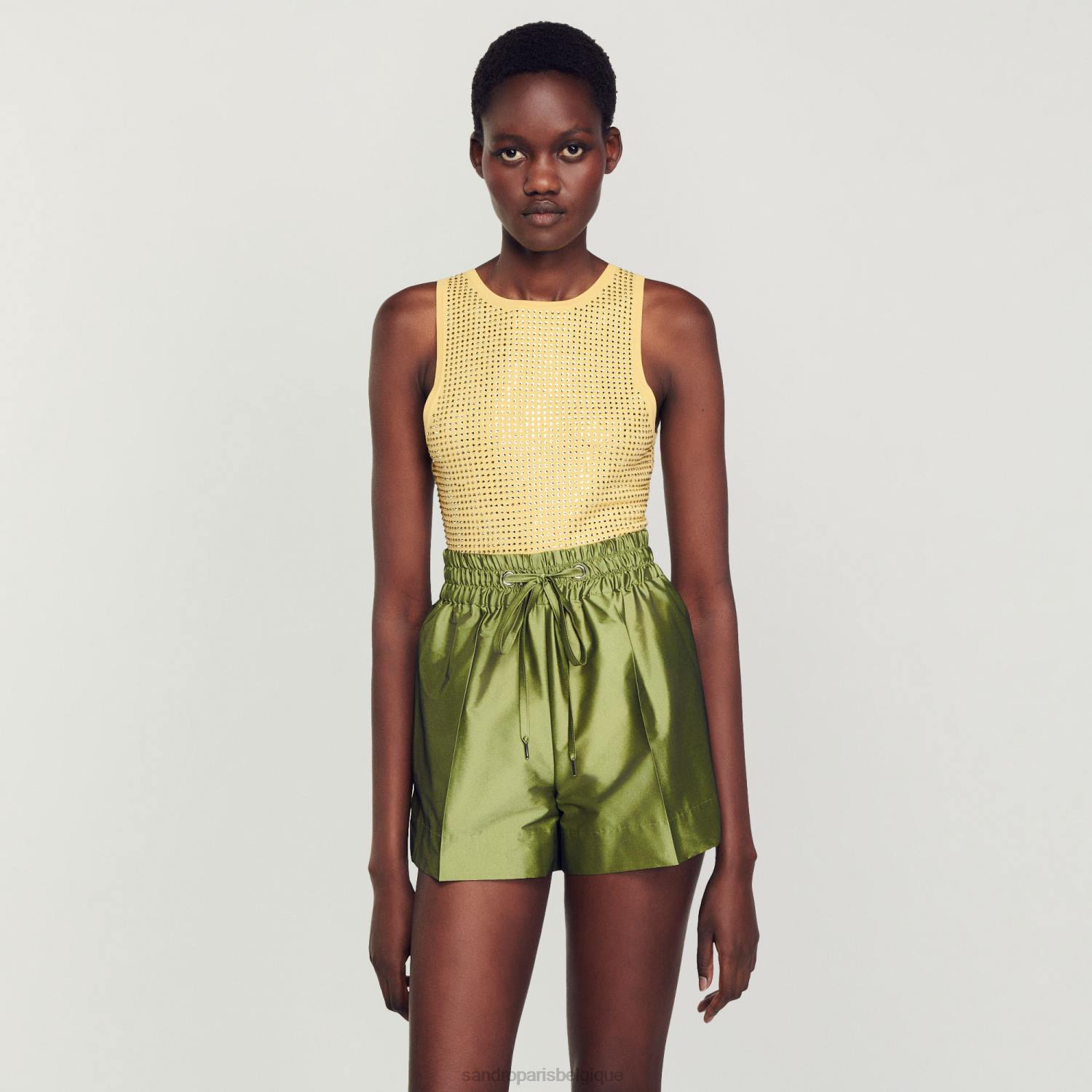 vêtements Sandro Paris short en satin kaki clair femmes XLXD78