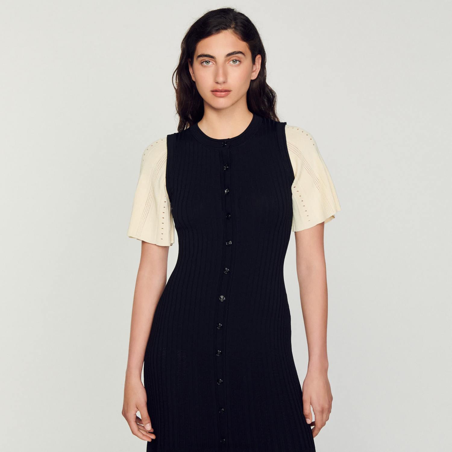 vêtements Sandro Paris robe midi en maille bicolore noir femmes XLXD6
