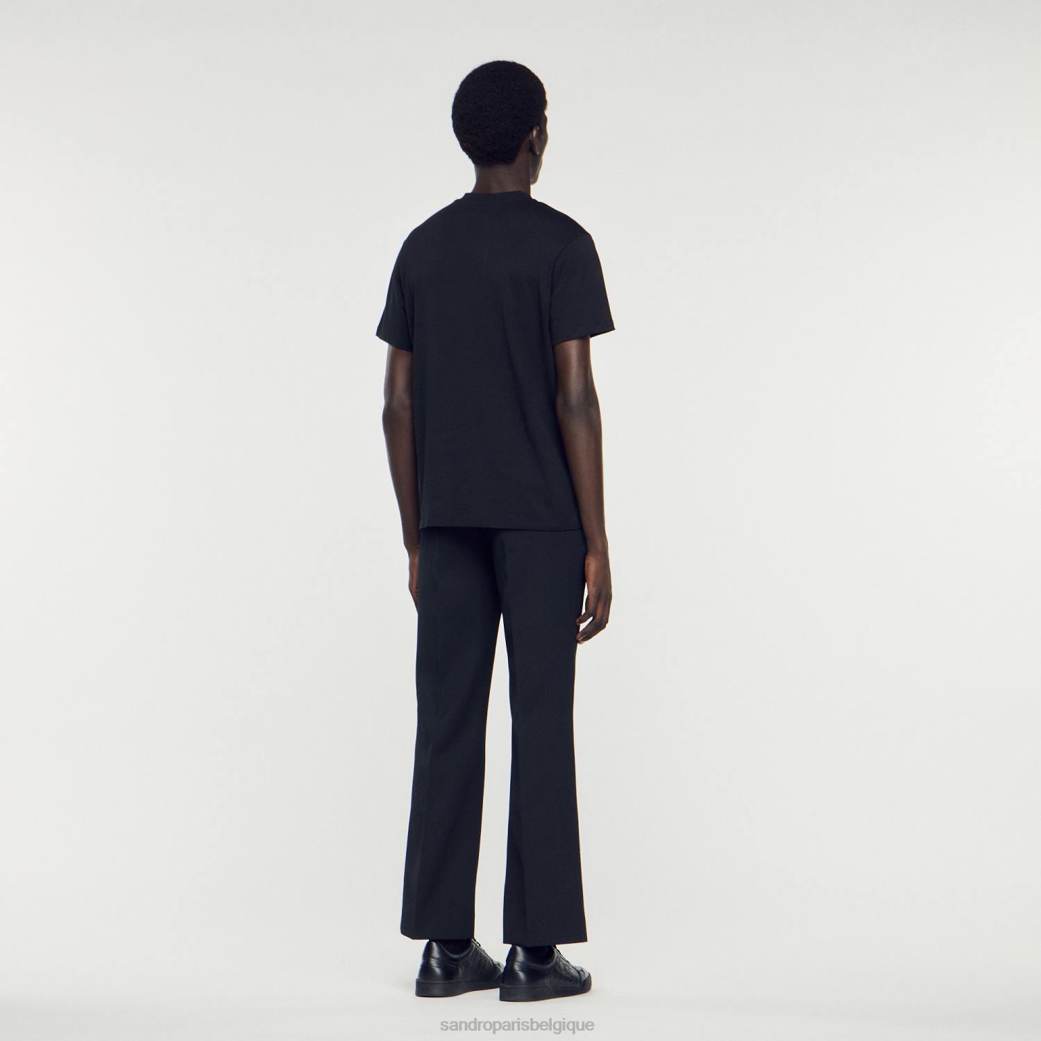 vêtements Sandro Paris t-shirt avec patch croix carré noir Hommes XLXD645